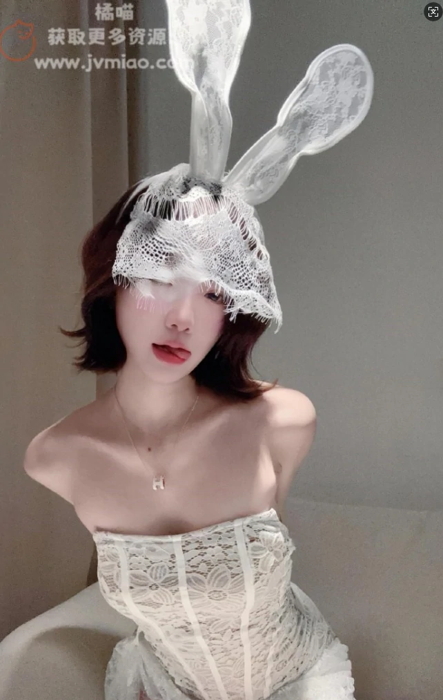 图片[1]- 岛屿小霞佩奇”黑色蕾丝兔耳”创作手札：如何用6个细节打造高级感暗黑写真？-橘喵