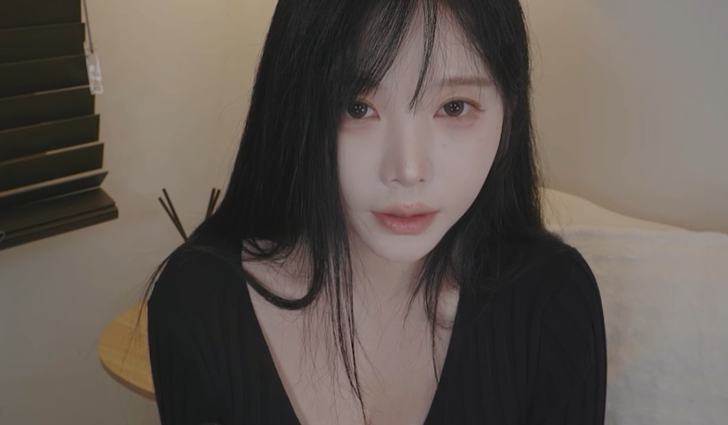 图片[1]-【Yoonying ASMR】12月定制剧情：太太，你也不想你的丈夫… | 沉浸式隐秘对话-橘喵