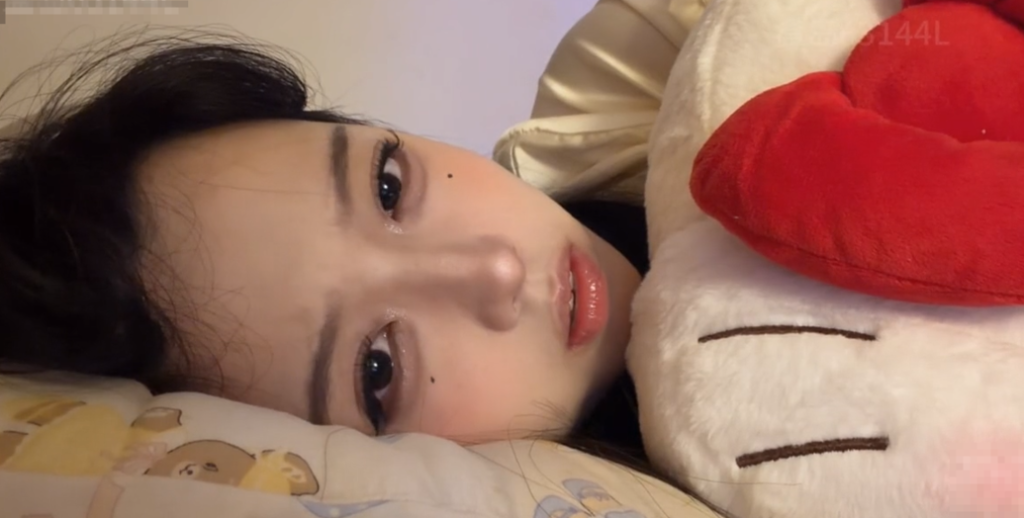 图片[1]-小鸟大王的盒岛ASMR：红绿灯3.0的蕾丝睡衣，近距吸耳朵让人听完就关机-橘喵